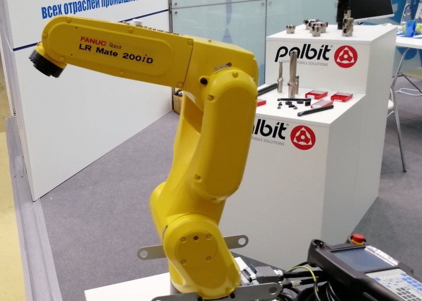 Промышленные роботы на выставке "Металлообработка 2018"