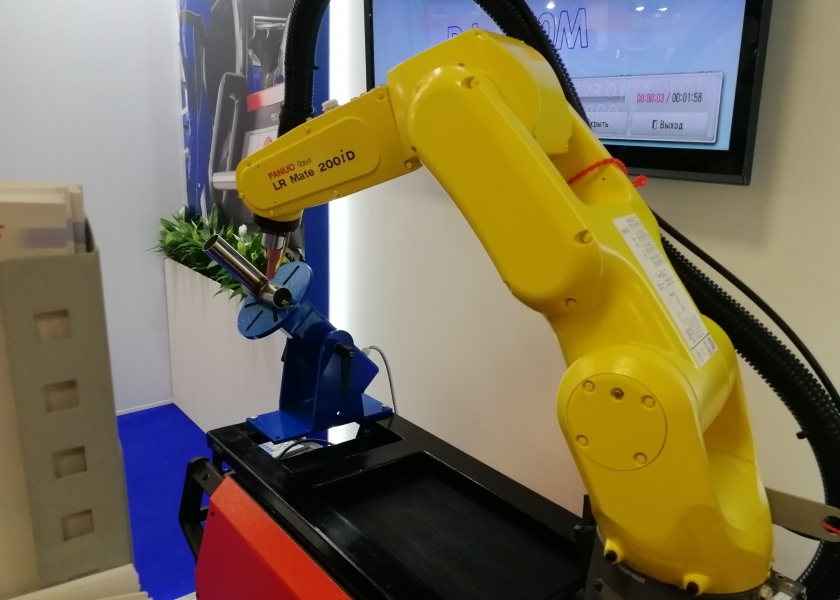 Промышленные роботы на выставке "Металлообработка 2018"