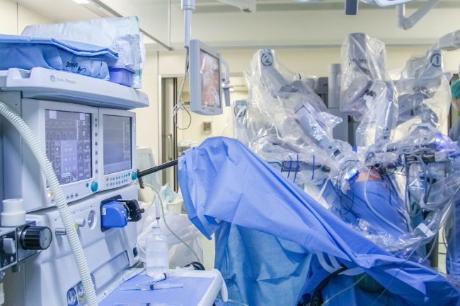 В Центре Алмазова молодой девушке проведена уникальная операция по удалению почки с крупной опухолью